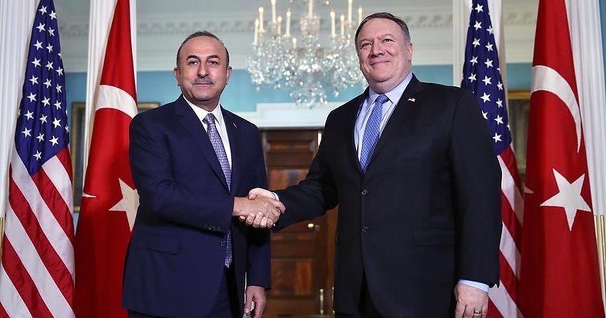 Mevlüt Çavuşoğlu, ABD\'li Mevkidaşı Mike Pompeo ile Görüştü