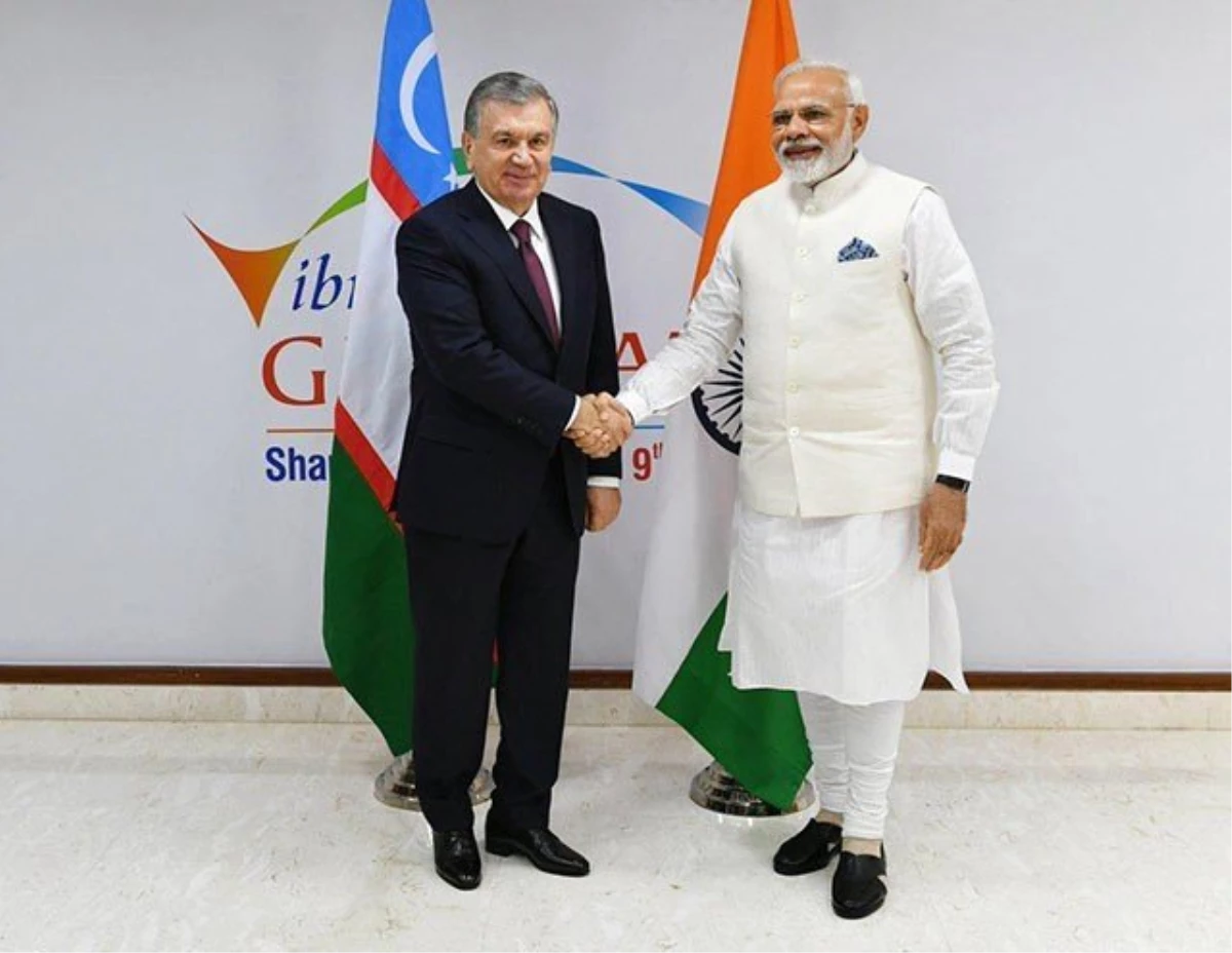 Özbekistan Cumhurbaşkanı Mirziyoyev Küresel Zirve İçin Hindistan\'da