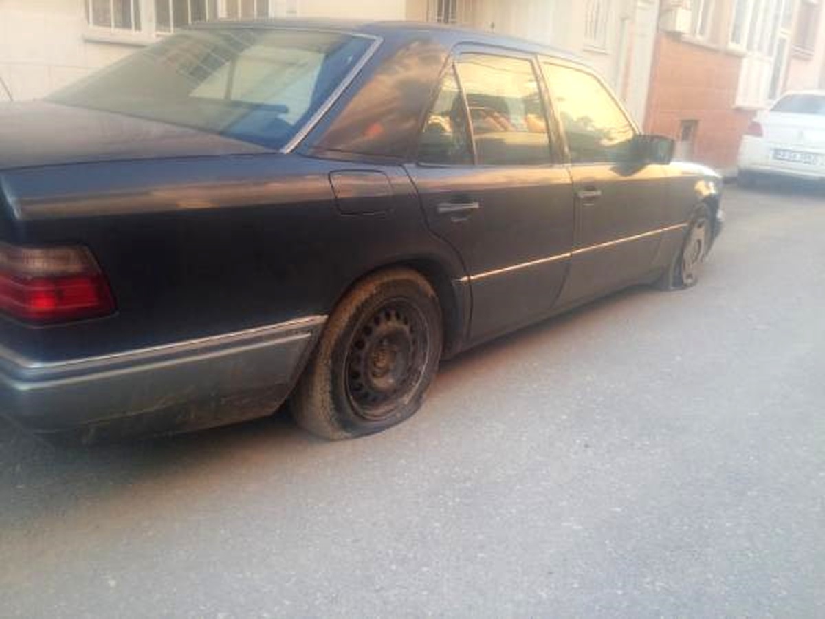 Park Halindeki 7 Otomobilin Lastiği Patlatıldı