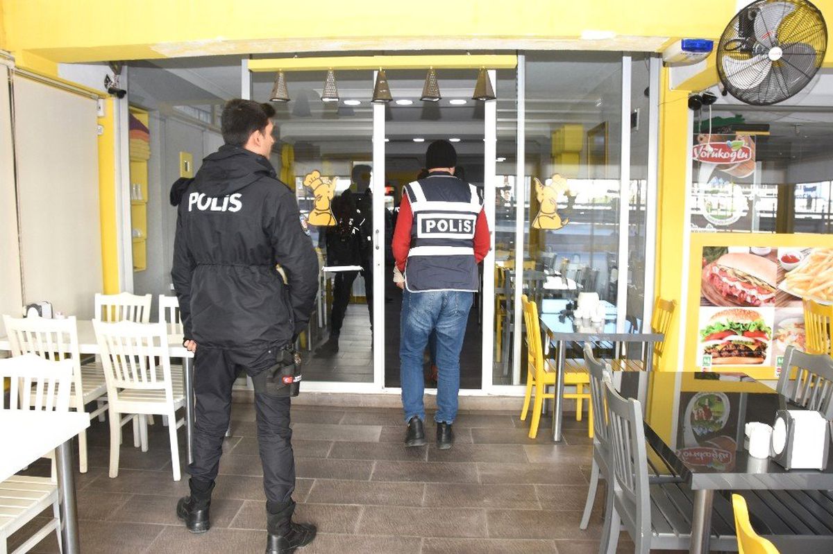 Polis, Okul Çevrelerinde Kuş Uçurtmadı