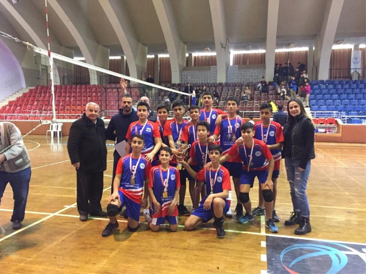 Söke Sazlı Ortaokulu\'ndan Voleybolda İl Birincisi Oldu