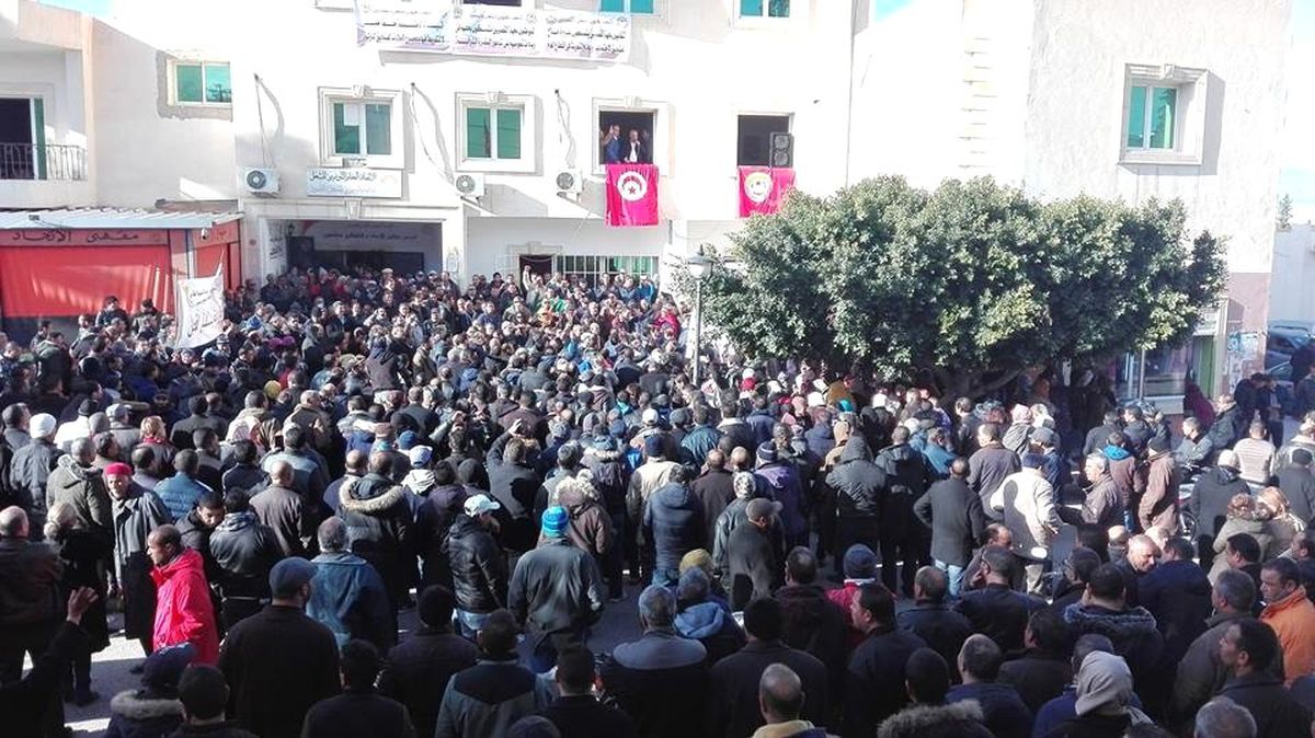 Tunus\'ta 700 Bin Memur Greve Gitti