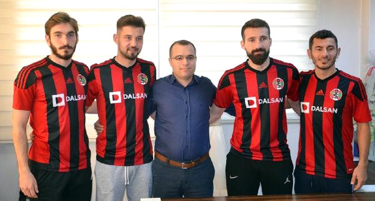 Turgutluspor\'da 4 İmza Birden