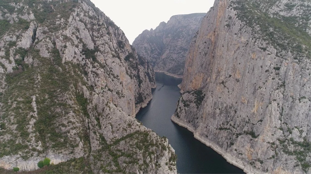 Türkmen Gencin Cesedi Bugün de Kayalıklardan Alınamadı