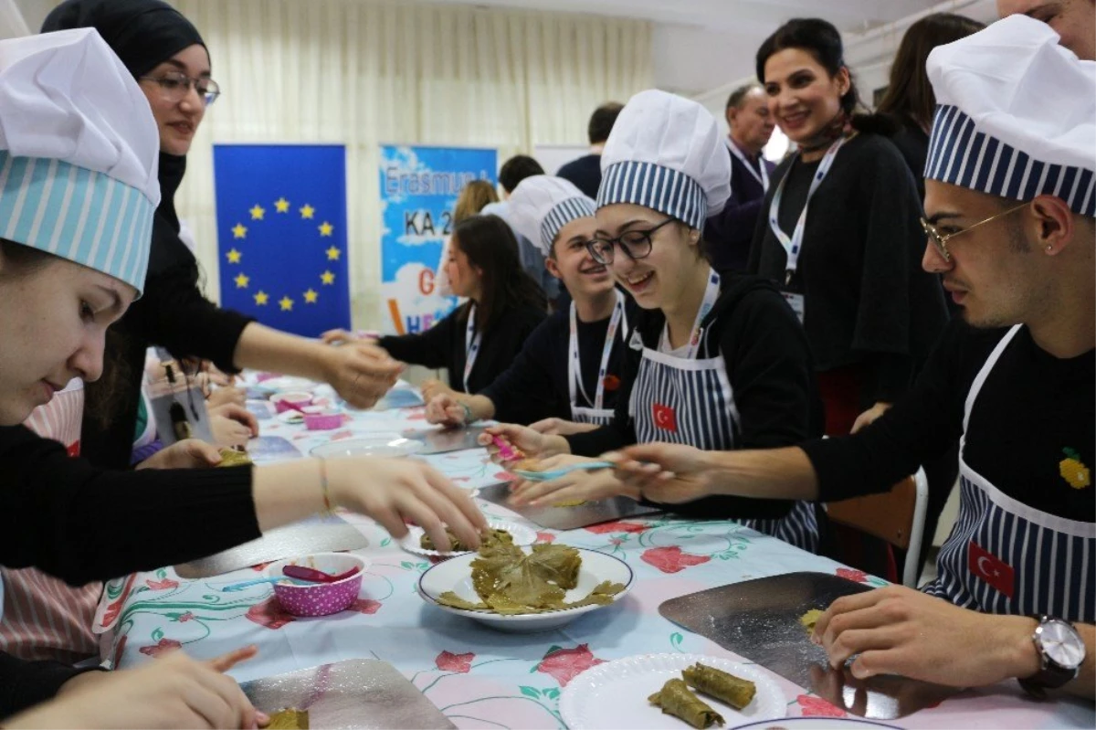 Yabancı Öğrencilerin Türk Yemekleri ile İmtihanı