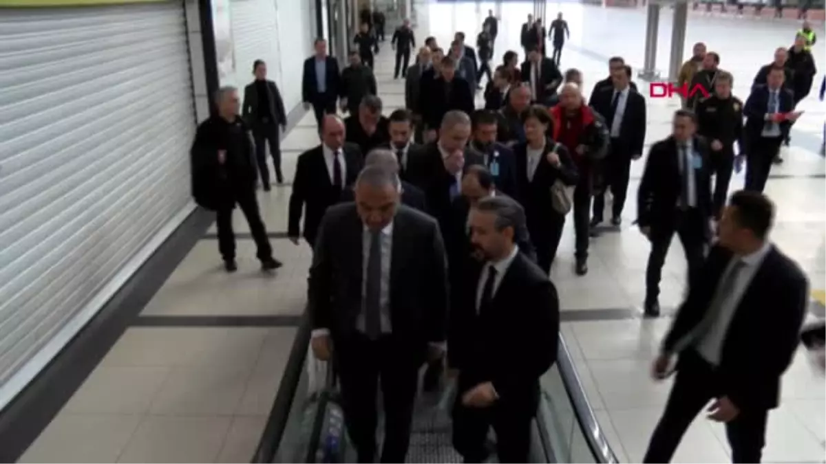 Antalya Bakan Ersoy\'dan Turizmcilere: Kışın Peynir Ekmek Fiyatına Otel Veriyorsunuz