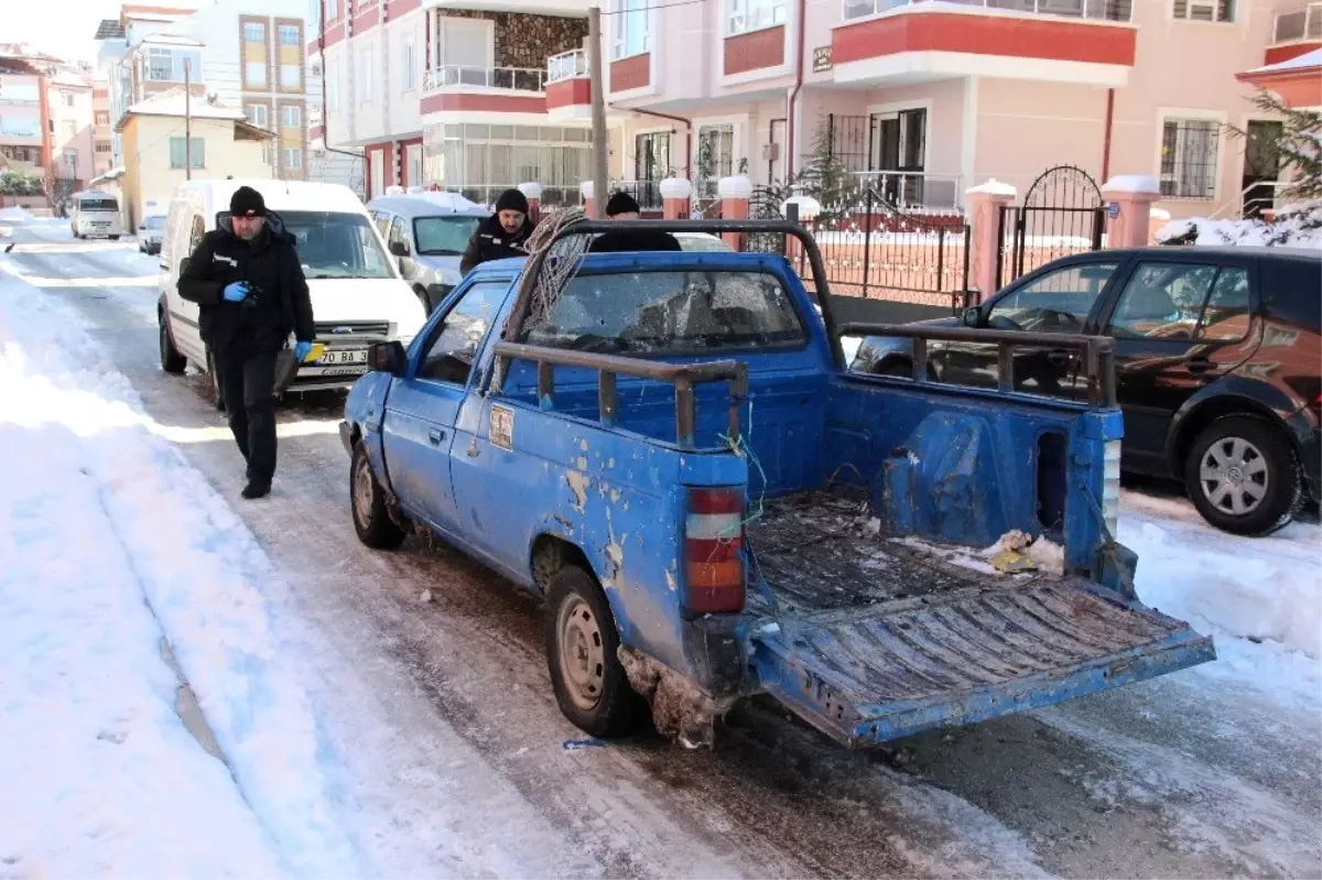 Baba ile Kızının İçinde Bulunduğu Pikap Araca Silahlı Saldırı