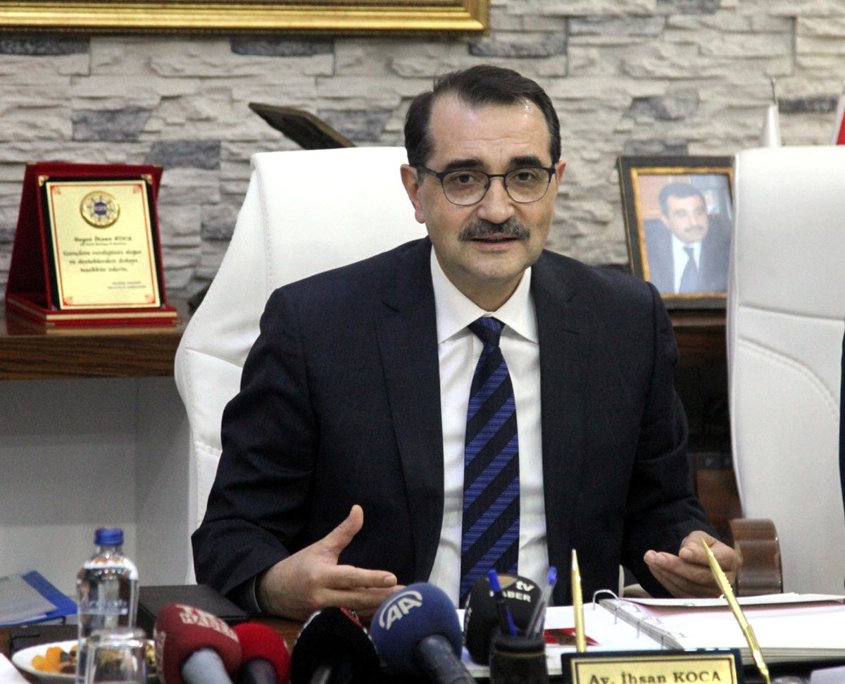 Bakan Dönmez\'den Kıbrıs Rum Kesimi\'ne İkaz: "Bölgemizde İstediğimiz Sondaj Hakkına Sahibiz"