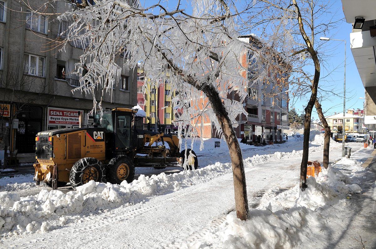 Bingöl\'de 97 Köy Yolu Ulaşıma Kapandı