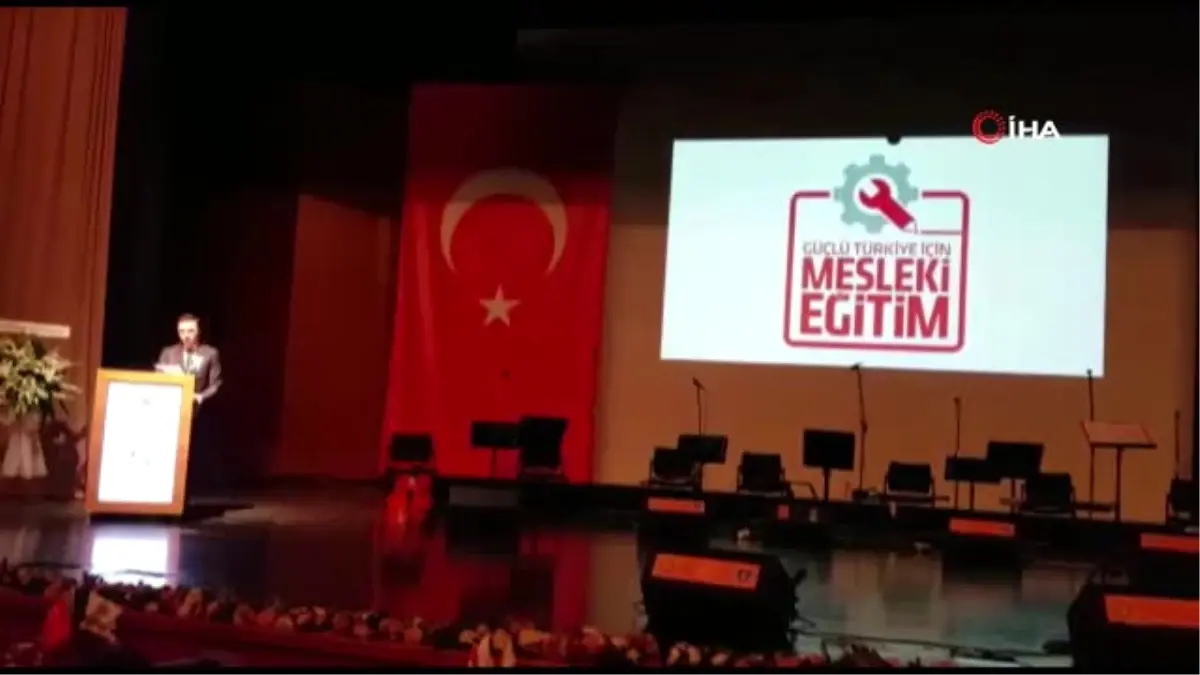 Bursalı İş İnsanları Meslek Liseliler İçin Rap Söyleyip Klip Çekti