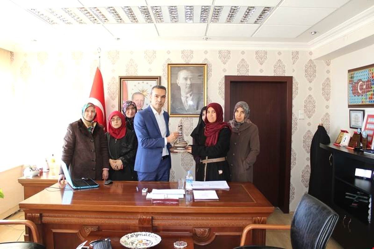 Emet Kadın Girişimciler Kooperatifi Üyeleri Kaymakam Çiçek\'i Ziyaret Etti