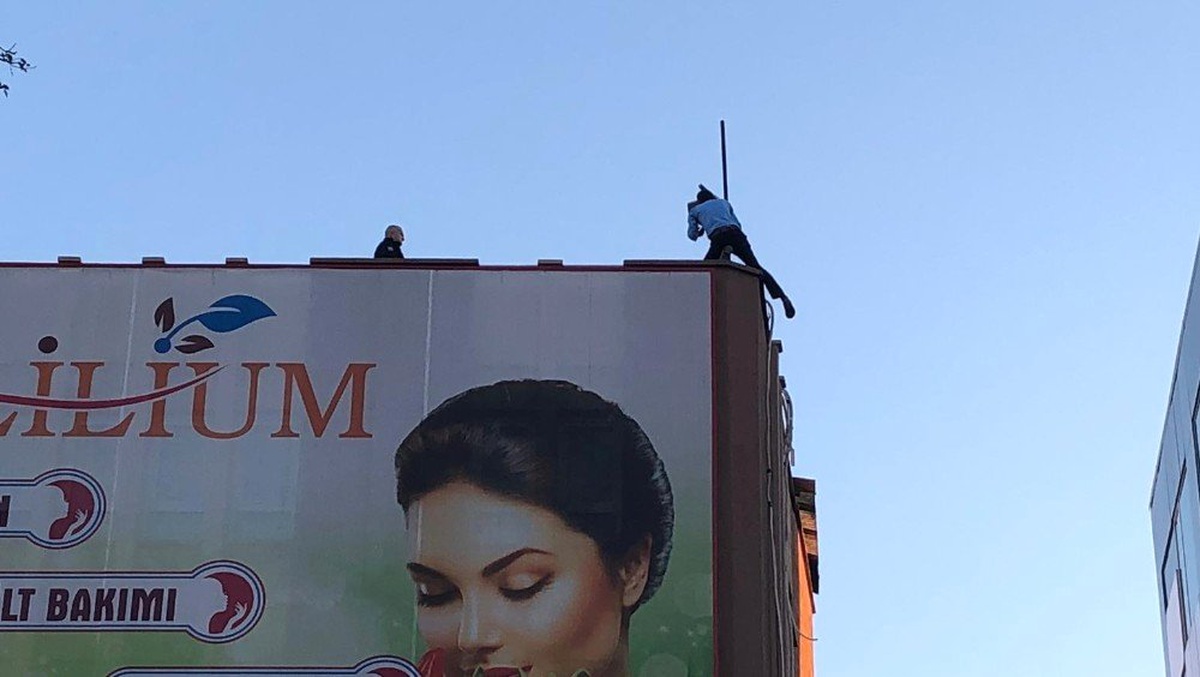 Eşi "Seni Affettim" Deyince Atlamaktan Vazgeçti
