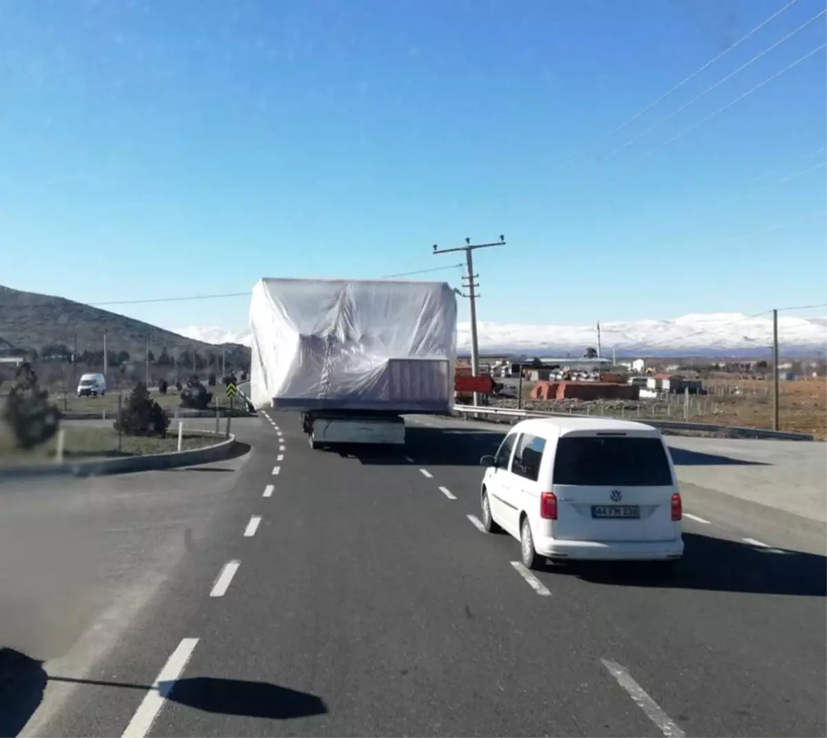 Kasasından Taşan Yük Yolu Trafiğe Kapattı