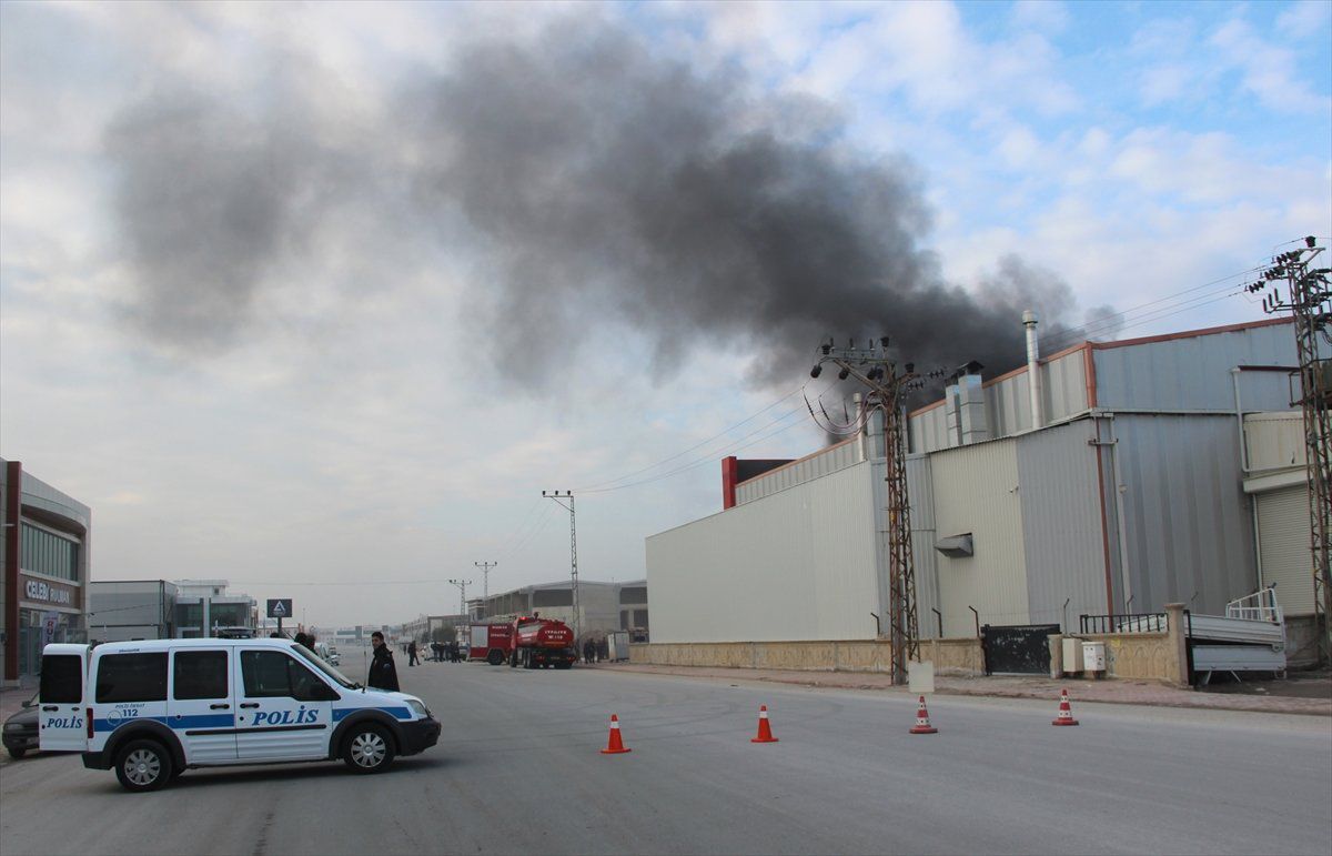 Konya\'da Yer Altı Tankı Üretilen Fabrikada Yangın Çıktı