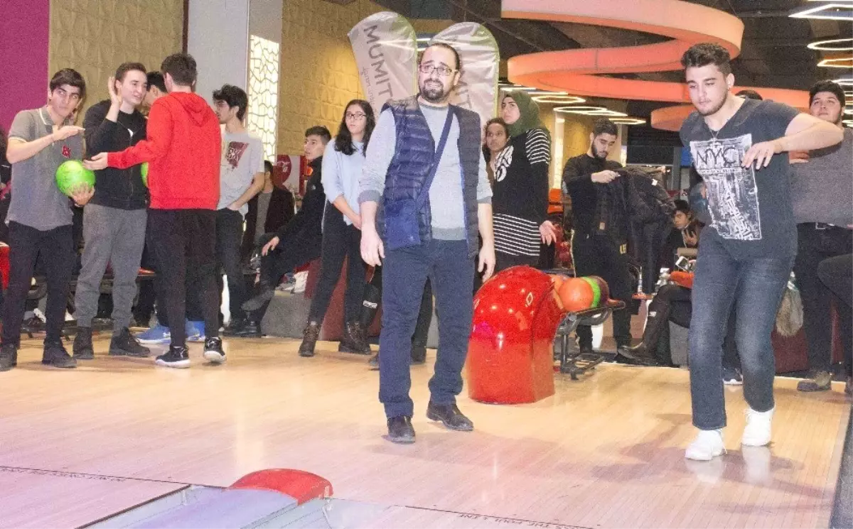 Yarıyıl Tatiline Bowling Turnuvasıyla Başladılar