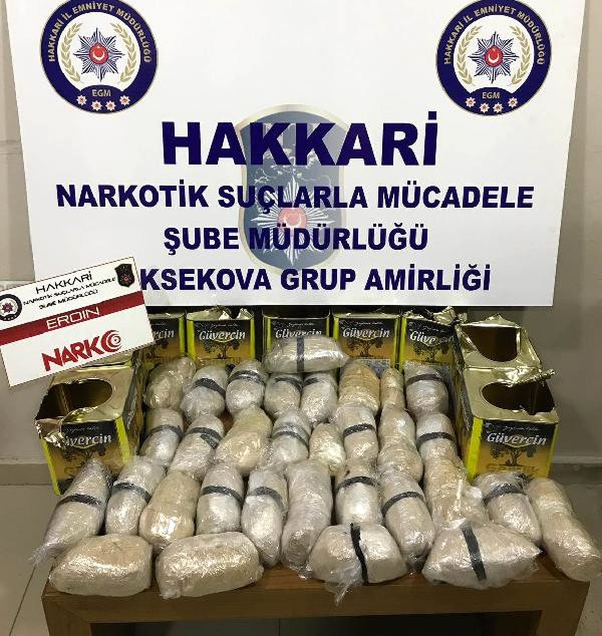 Zeytin Tenekesinde 15 Kilo 929 Gram Eroin Ele Geçirildi