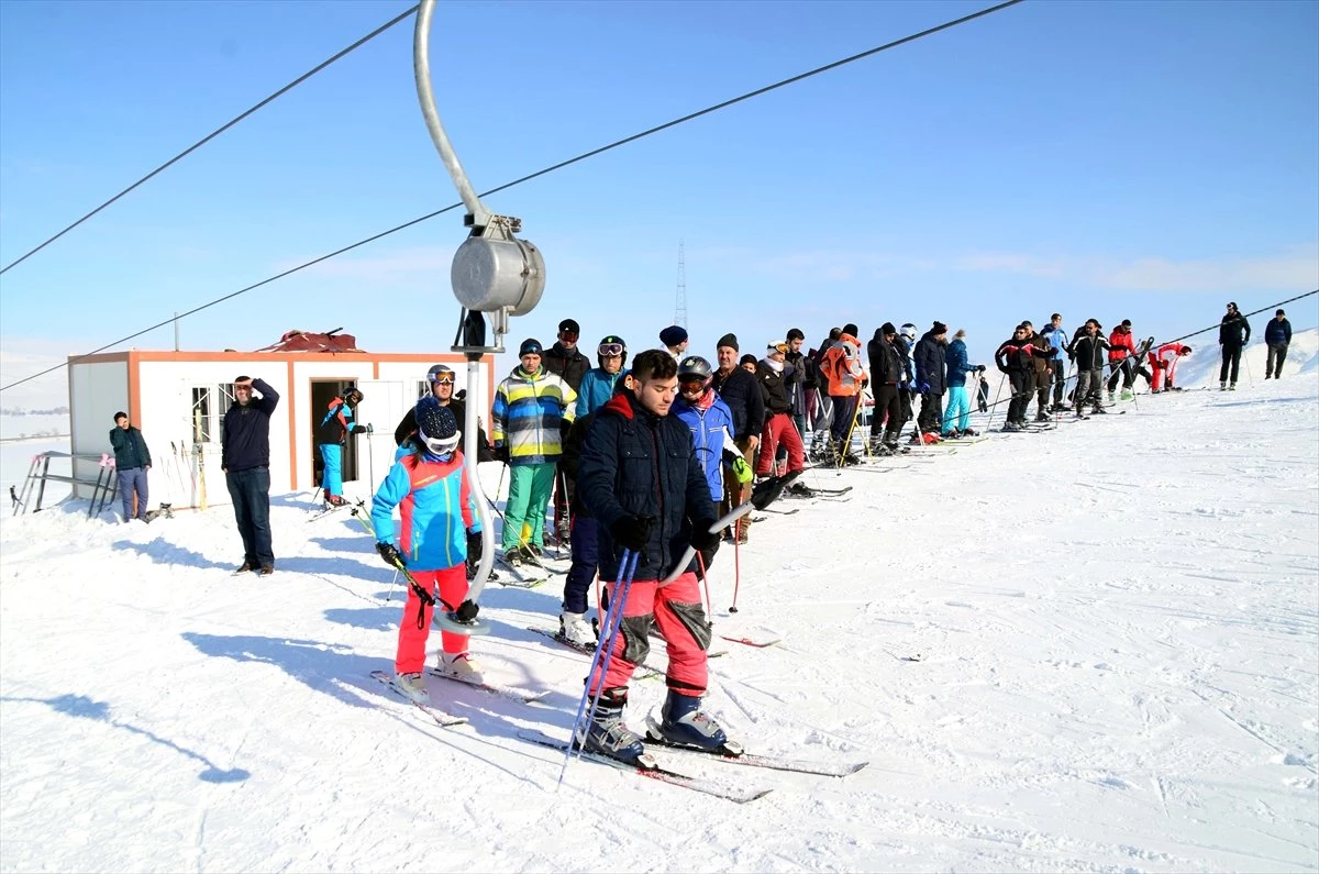 Bitlis Kayak Merkezinde Yarıyıl Tatili Yoğunluğu