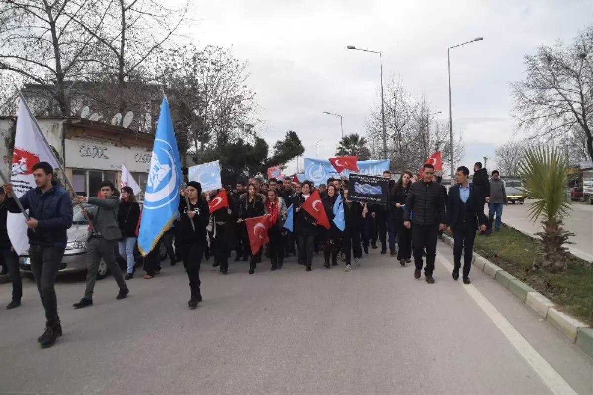 Bursa\'da Doğu Türkistan\'daki Çin Zulmü Protesto Edildi