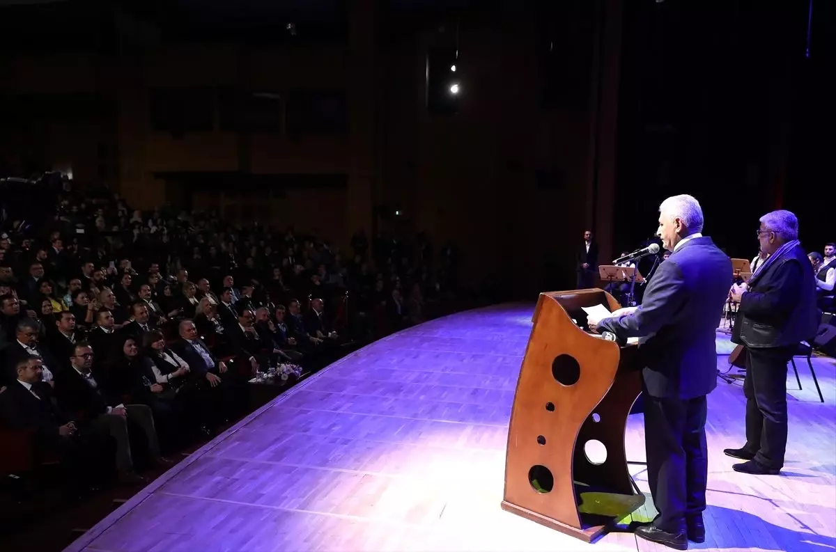 Esat Kabaklı 50. Sanat Yılını Kutladı