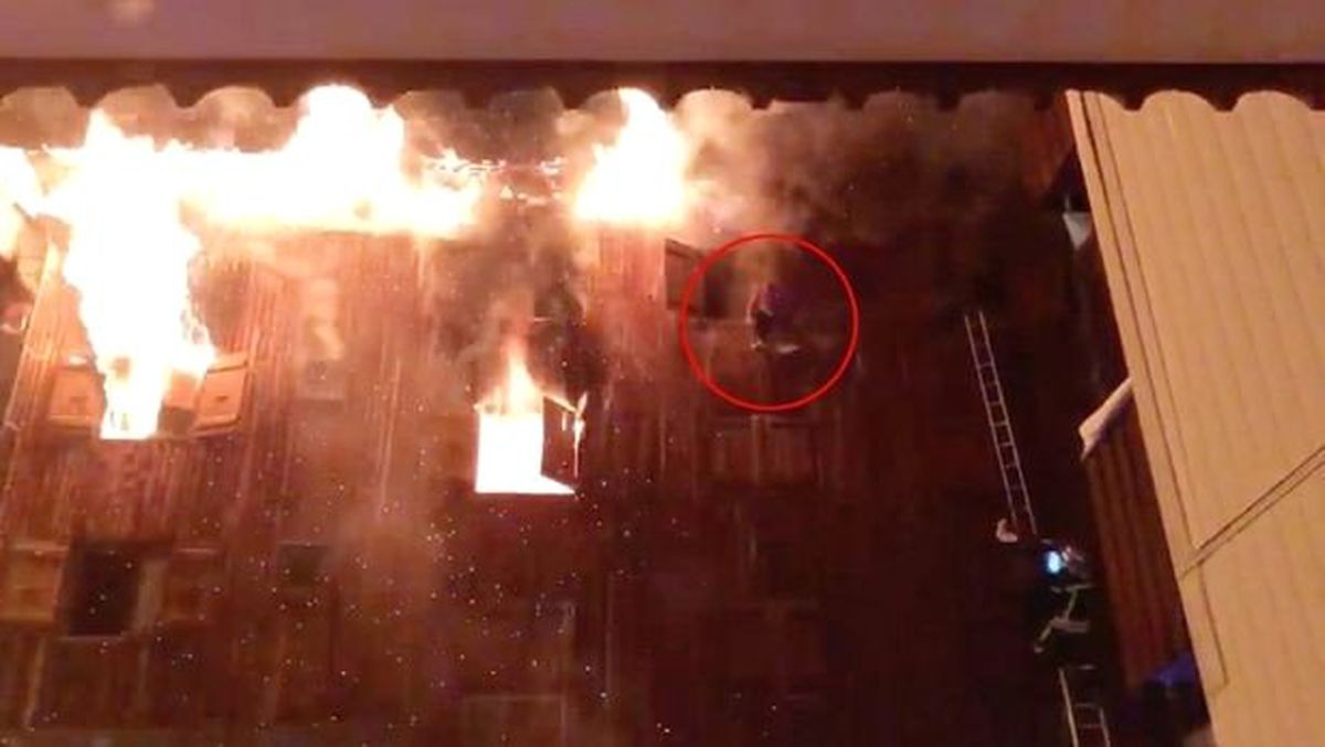 Fransa\'da Kayak Merkezinde Yangın: 2 Ölü, 18 Yaralı