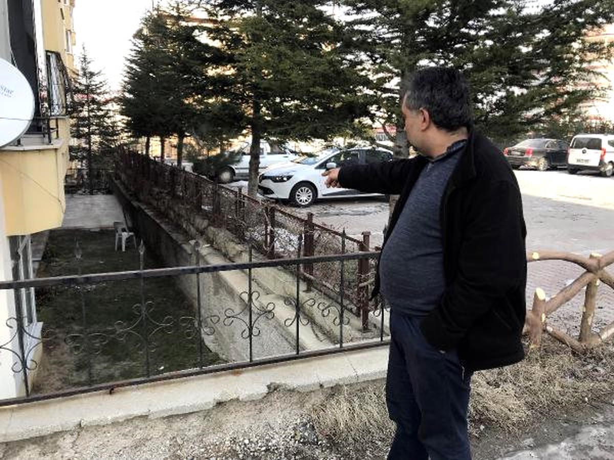 Güne Enerjisini Tamir Etmek İsterken Terastan Düşüp Öldü