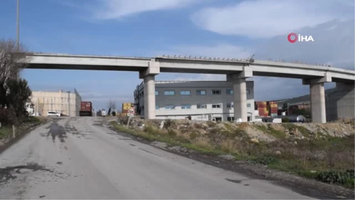 İzmir\'de Köprüden Düşen İşçi Kurtarılamadı
