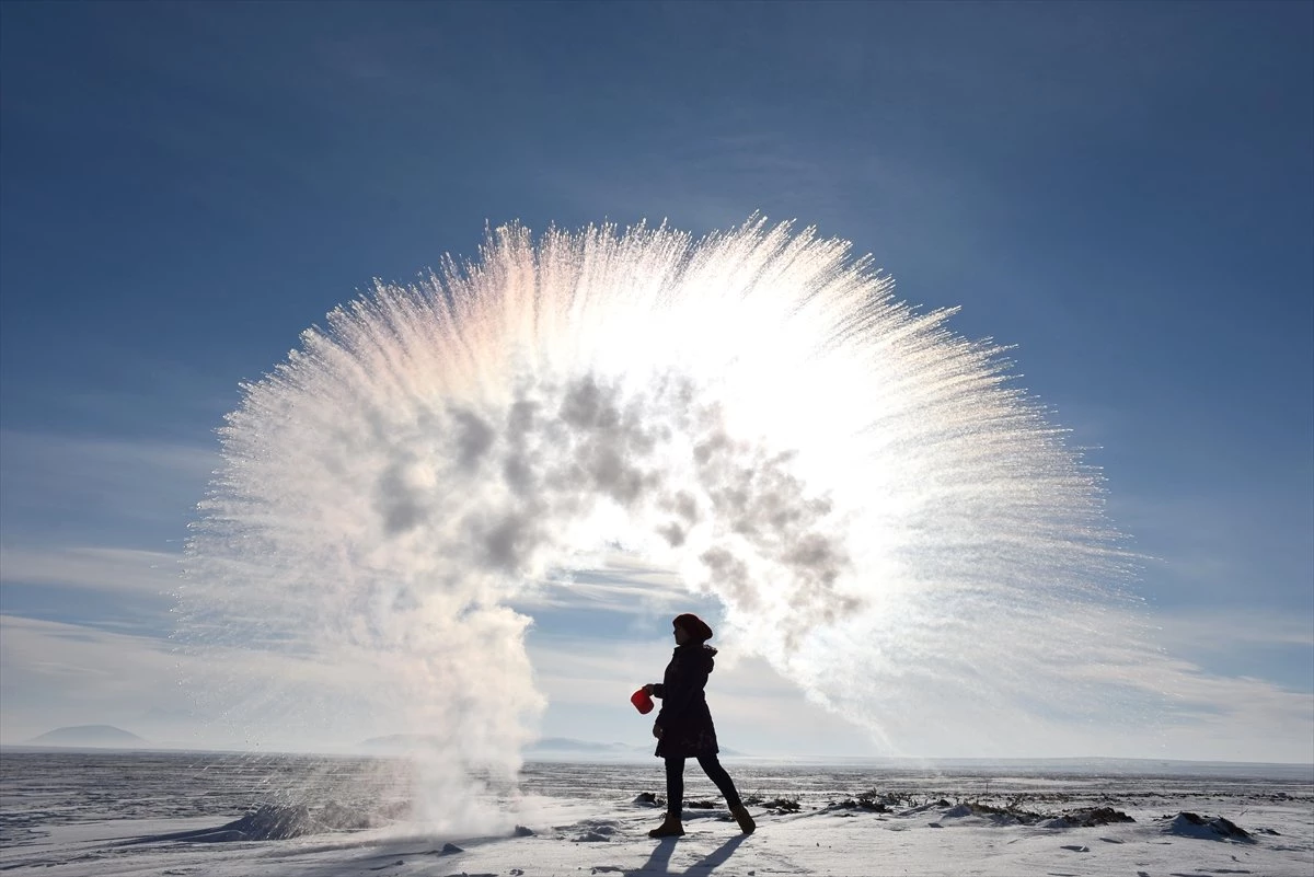 Kars\'ta Soğuk Hava Kaynar Suyu Dondurdu
