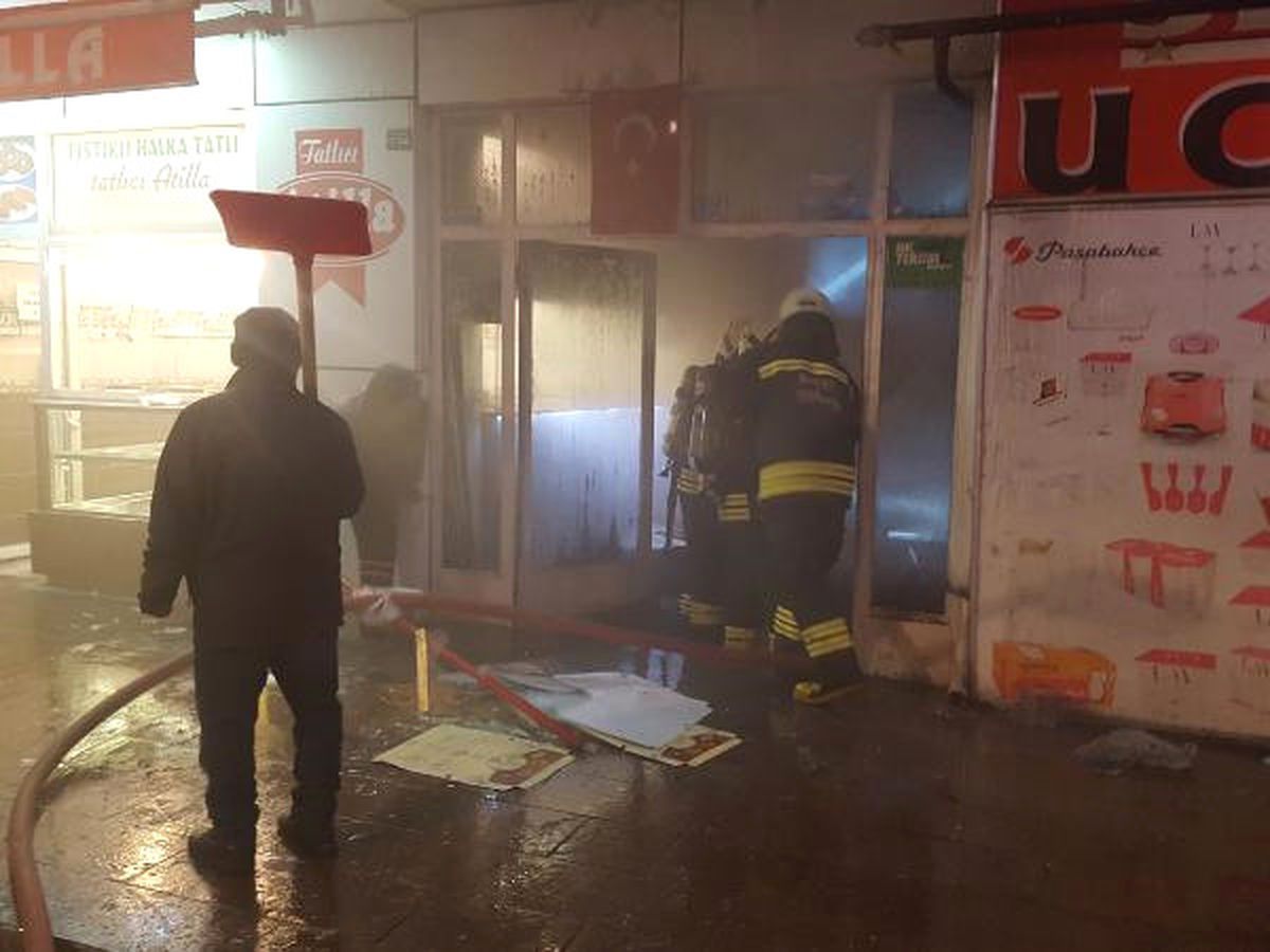Pasajdaki Yangında 10 İş Yeri Kullanılmaz Hale Geldi