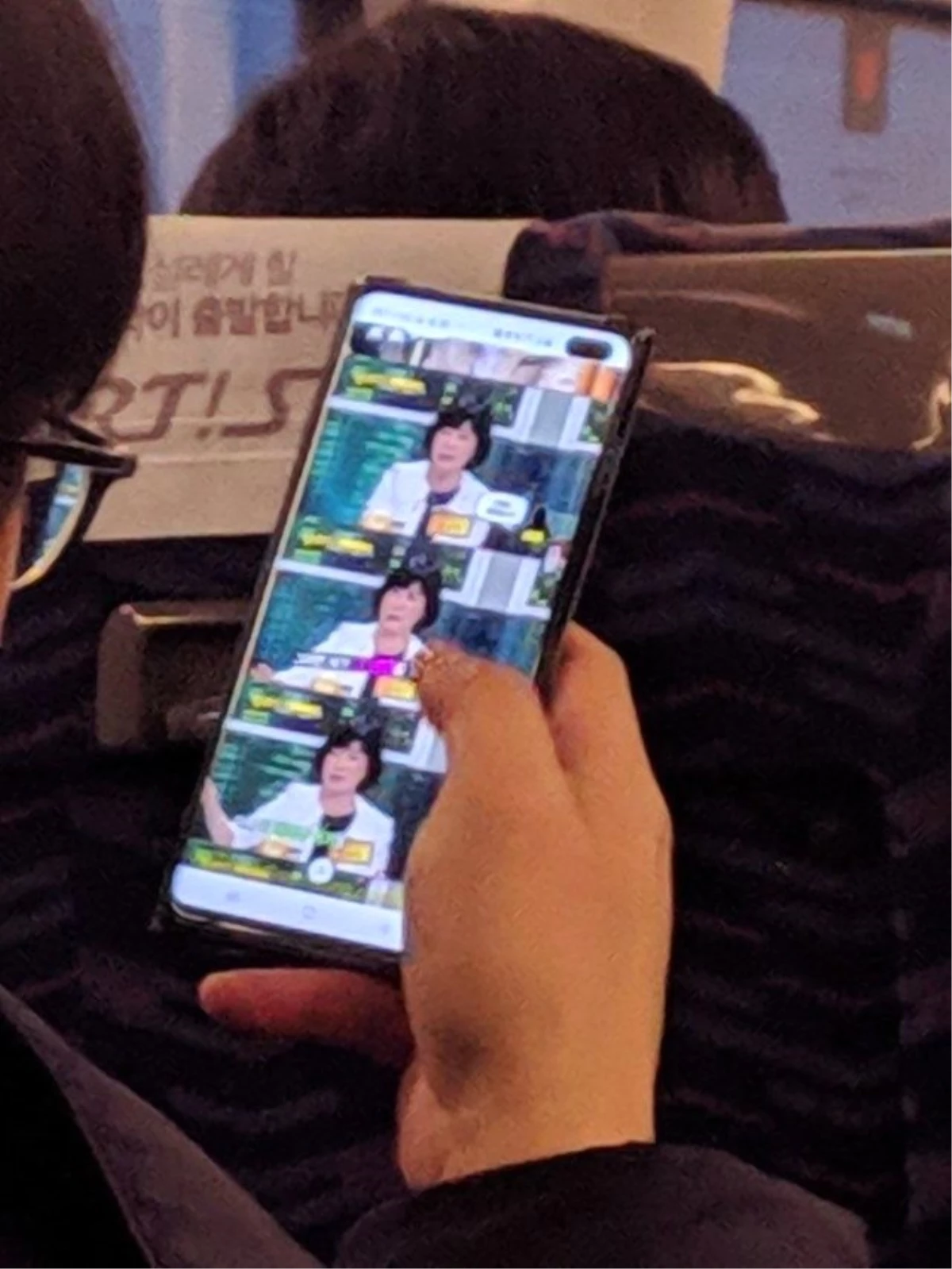 Samsung Galaxy S10 Plus Otobüste Böyle Görüntülendi