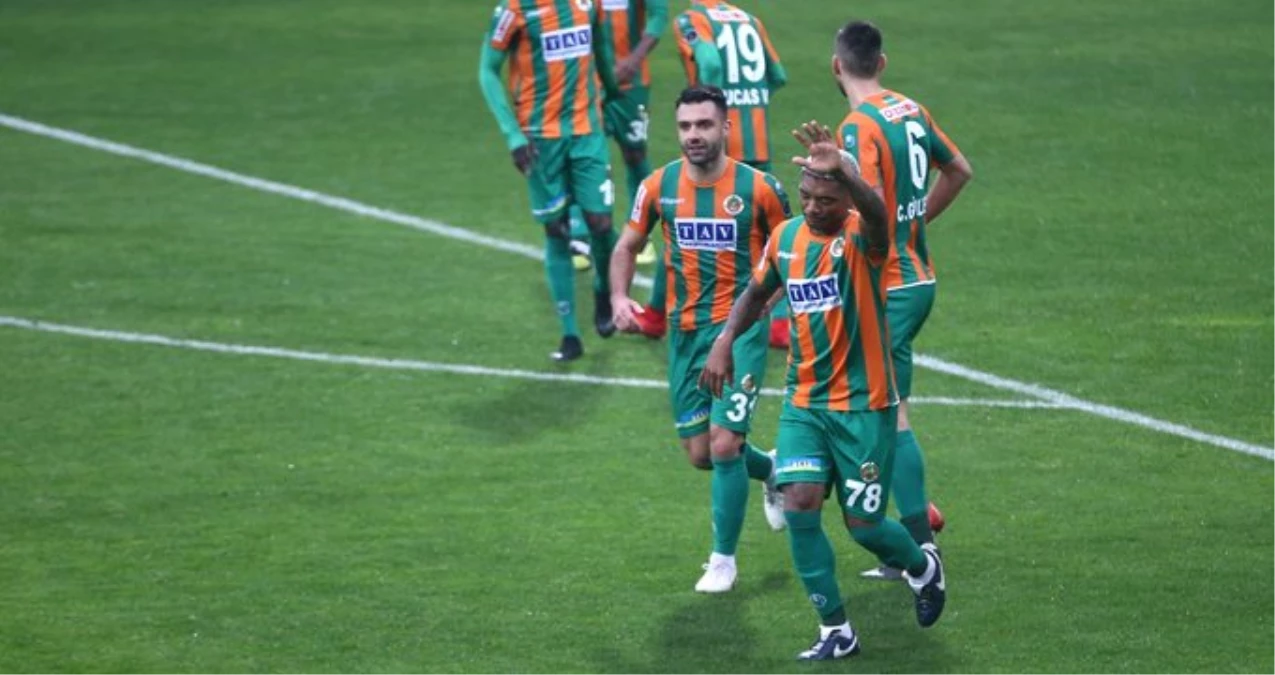 Aytemiz Alanyaspor, Demir Grup Sivasspor\'u 2-0 Yendi