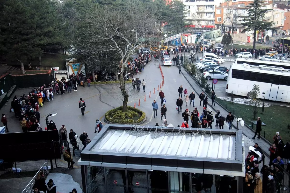 Uludağ\'da Sömestir ve Hafta Sonu Yoğunluğu