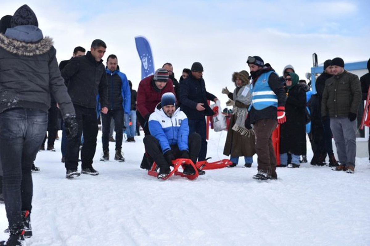 Uludağ Kış Şenliği Bursalıları zirvede buluşturdu