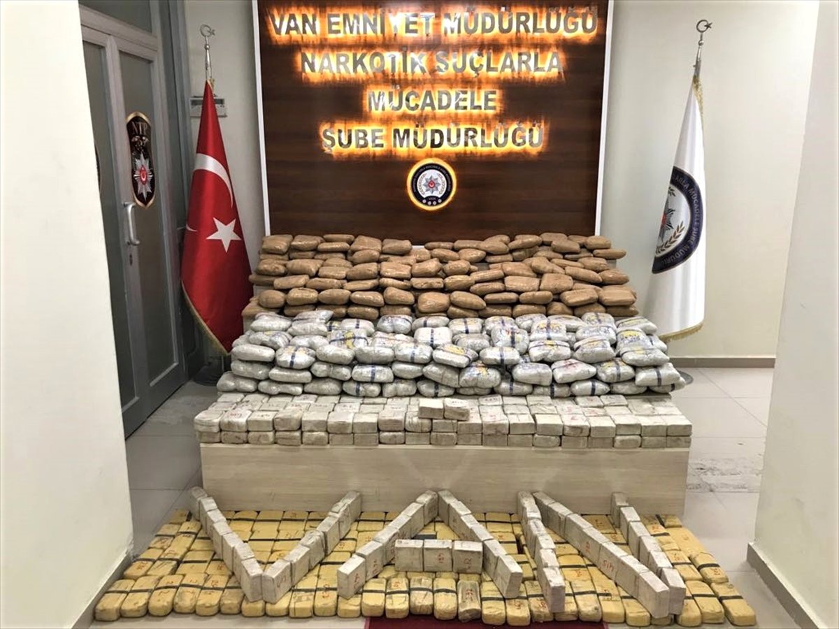 Van Polisinden Zehir Tacirlerine Büyük Darbe