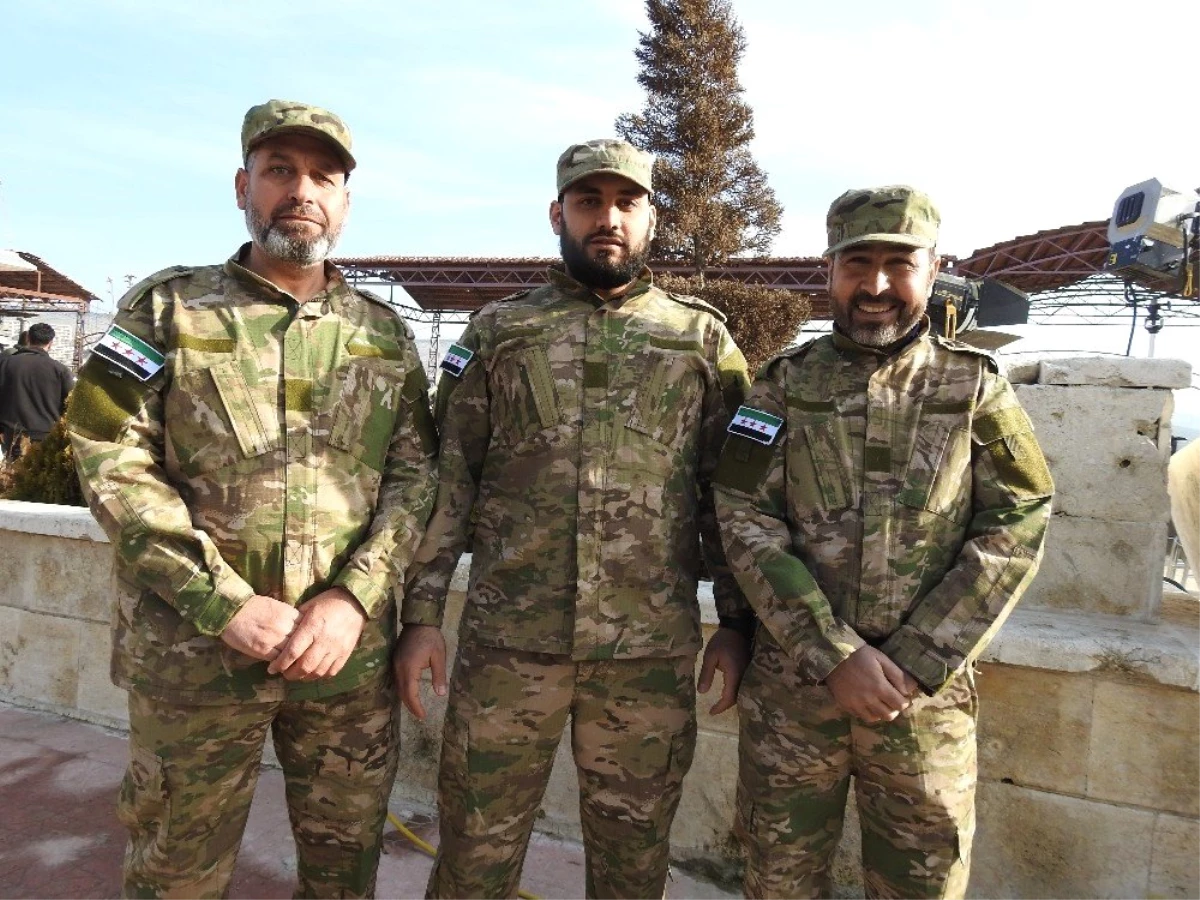 Afrin\'de Bir Araya Gelen Öso Komutanlarından Fırat\'ın Doğusuna Harekat Mesajı