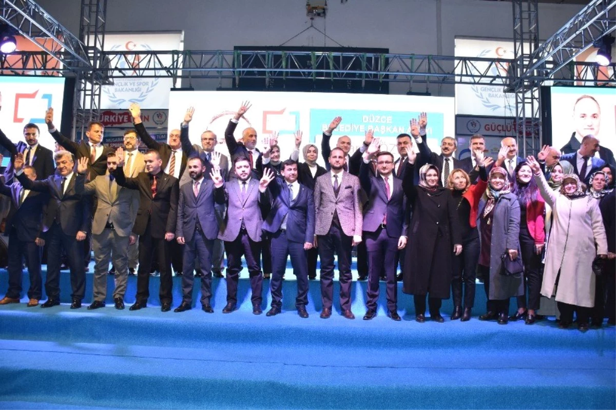 AK Parti Düzce Belediye Başkan Adaylarını Tanıttı