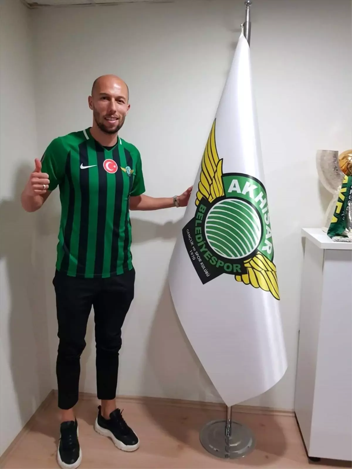 Akhisarspor, Mechelen Forması Giyen Edin Cocalic\'i Transfer Etti