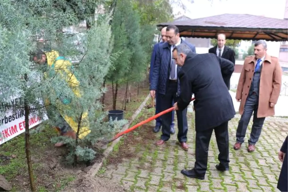 Denetimli Serbestlik Hükümlülerinden Okullara Bakım