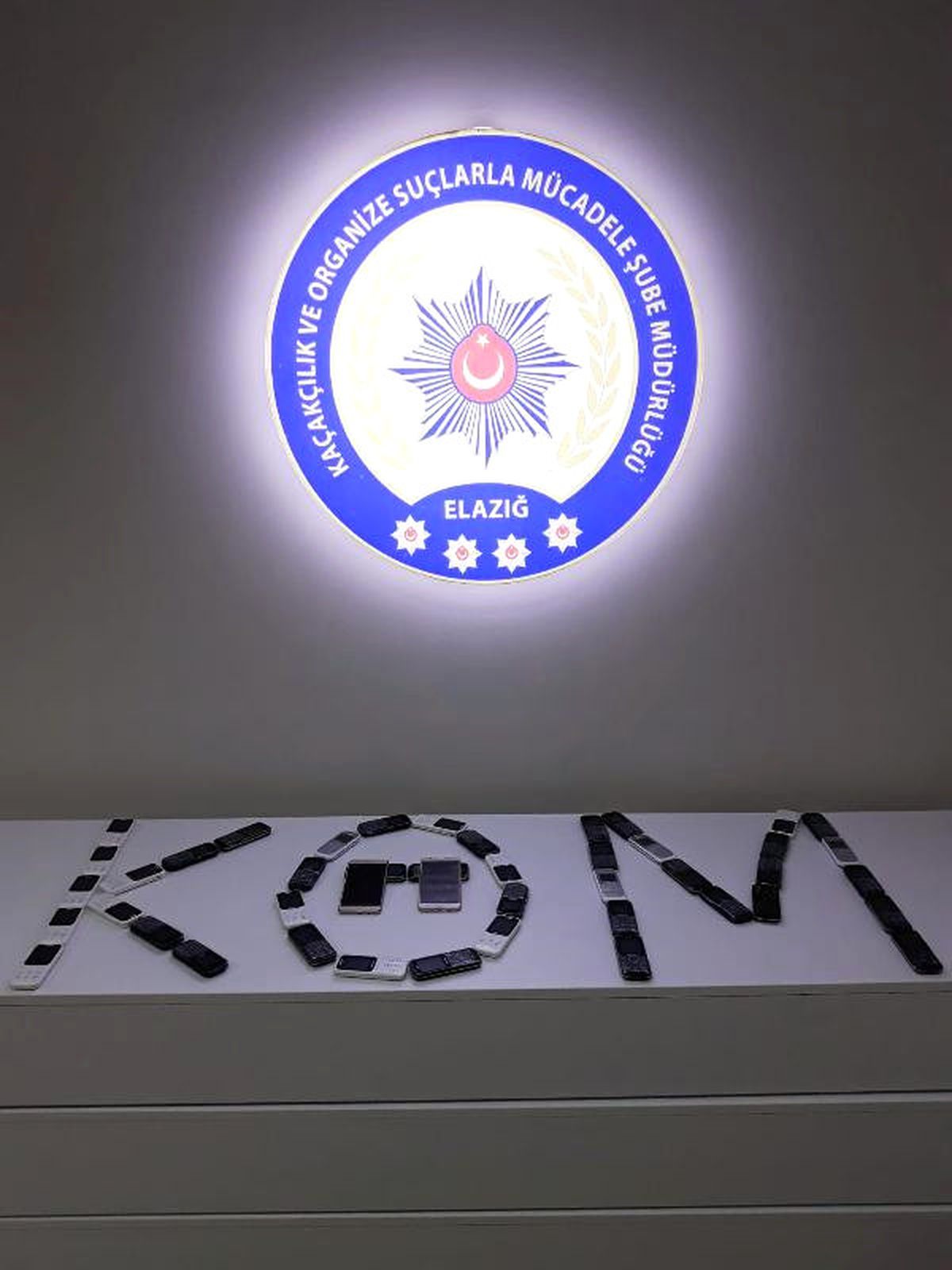 Elazığ\'da Gümrük Kaçağı 45 Cep Telefonu Ele Geçti