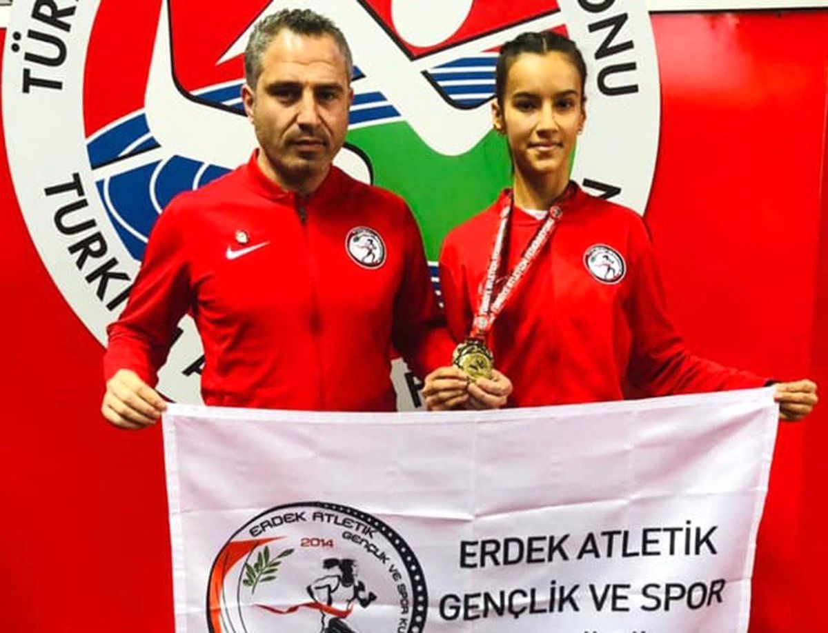 Erdek\'li Sporcular Türkiye Şampiyonasında Başarılı Sonuçlar Aldılar