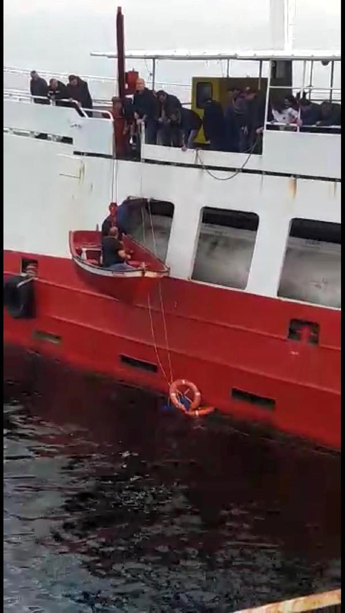 Feribottan Denize Atlayan Yolcuyu Kurtarma Operasyonu