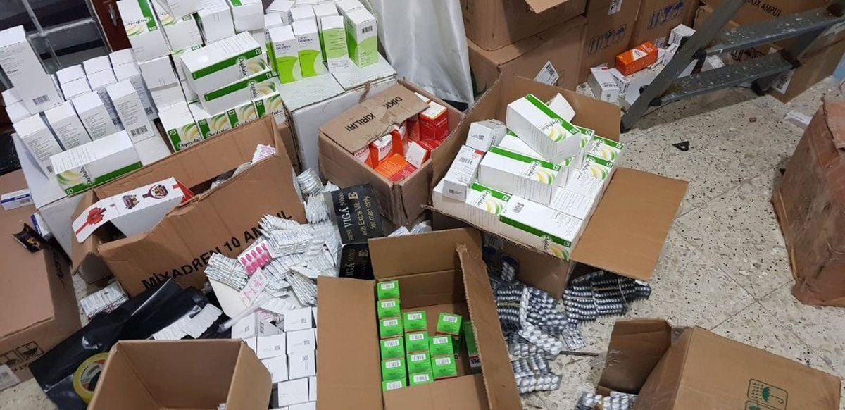 Gaziantep\'te 448 Bin 987 Adet Kaçak İlaç Ele Geçirildi