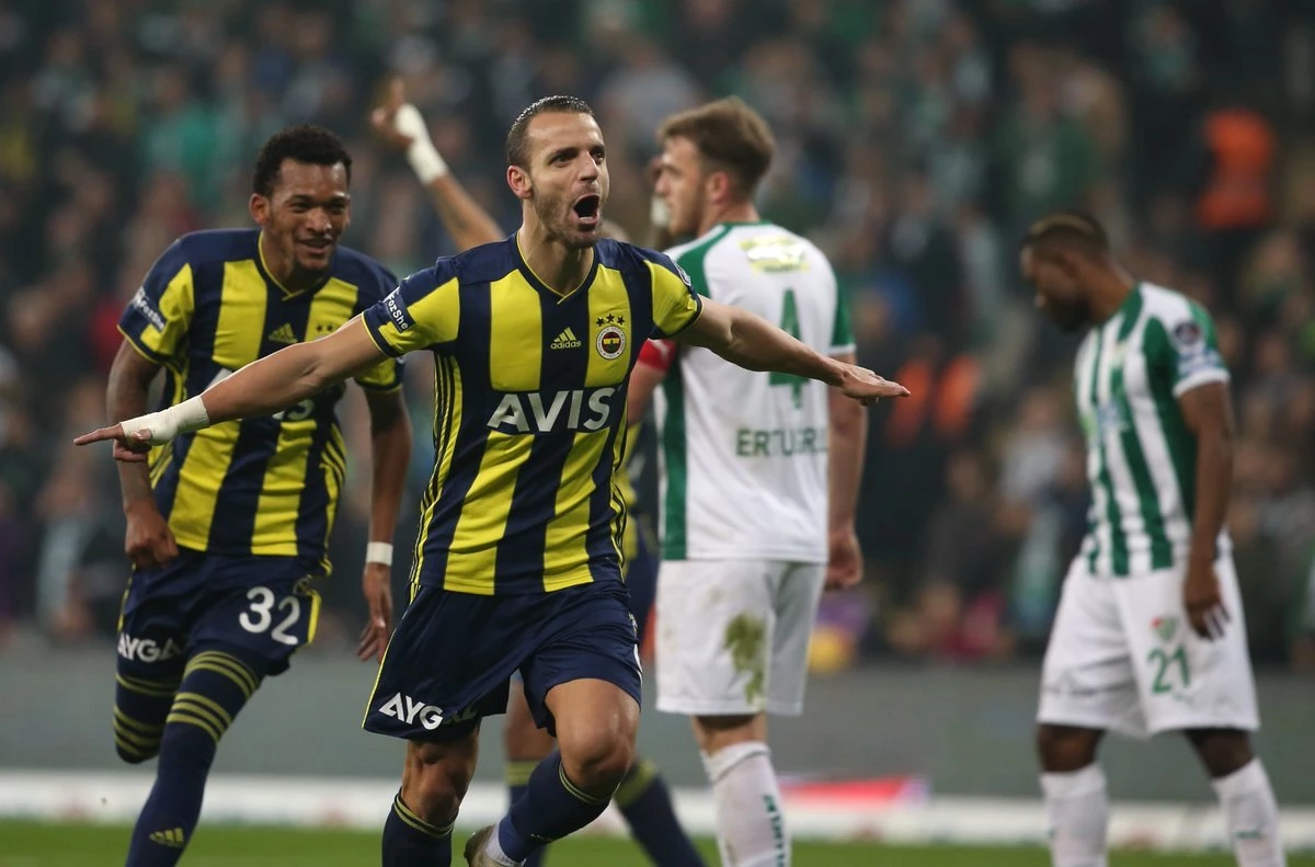 Gelen Teklifleri Reddettiğini Açıklayan Roberto Soldado: Fenerbahçe\'yi Bu Halde Bırakamam