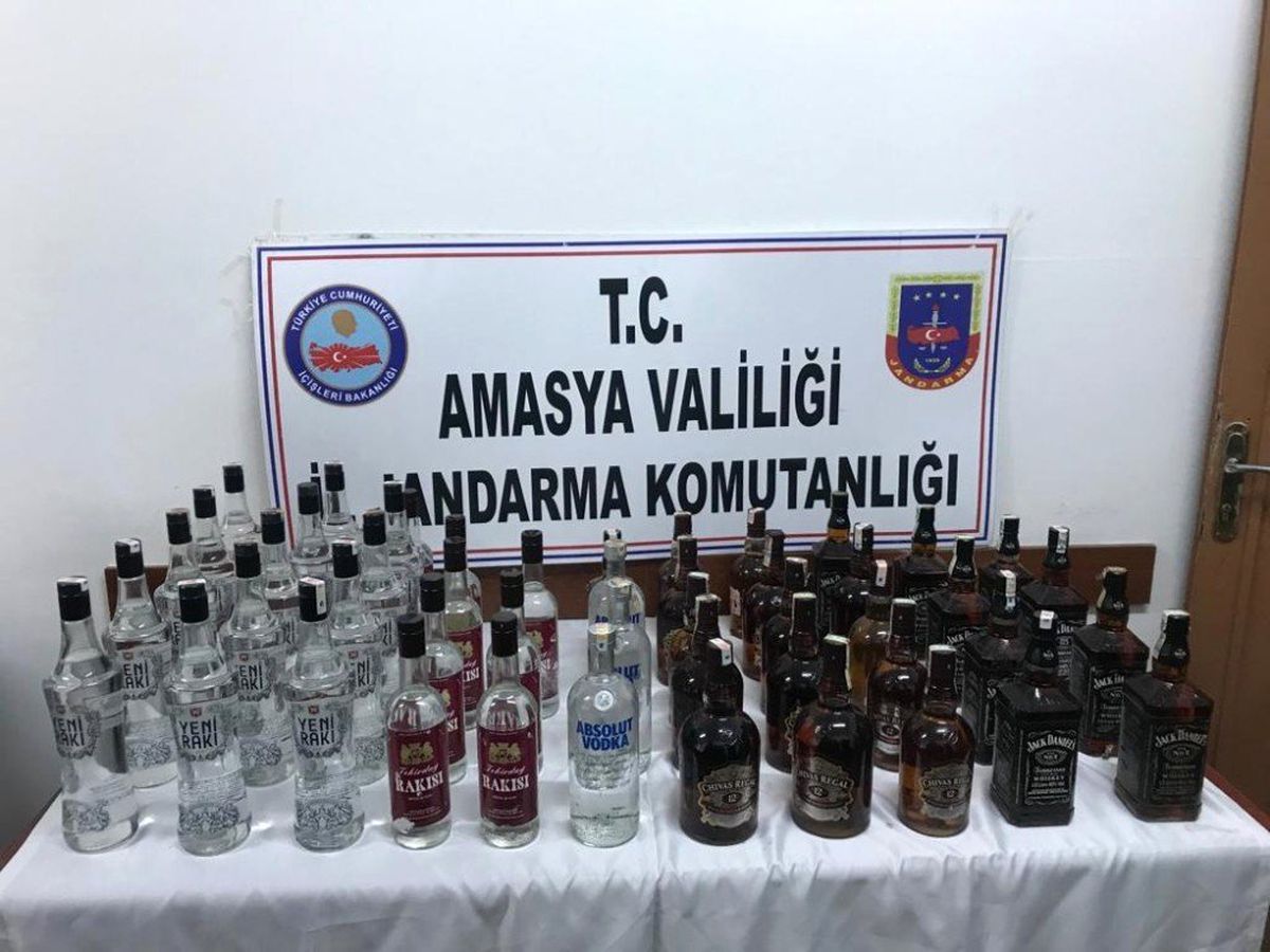 Kaçak İçkiler İhbarla Ele Geçirildi