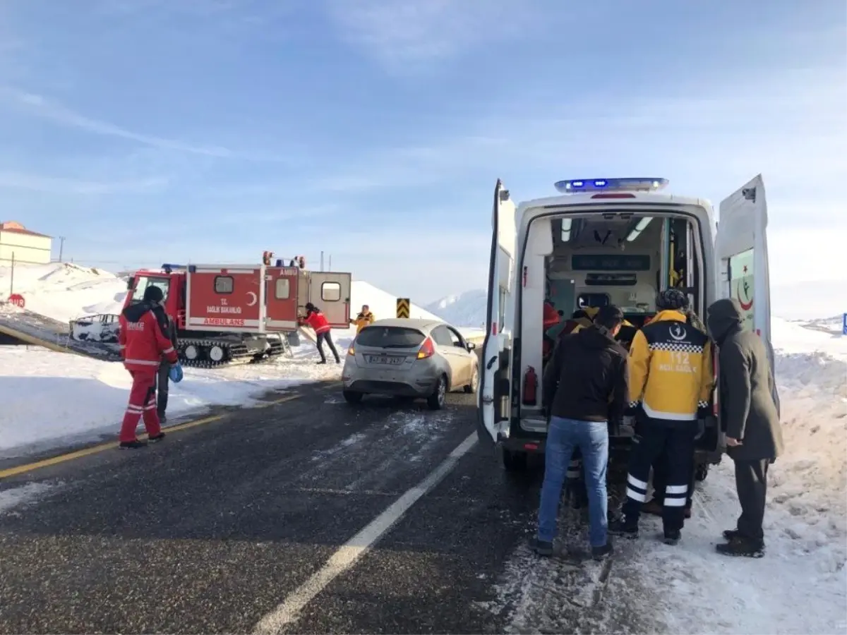 Karlı Yollar Paletli Ambulansla Aşılarak Emine Nine Kurtarıldı