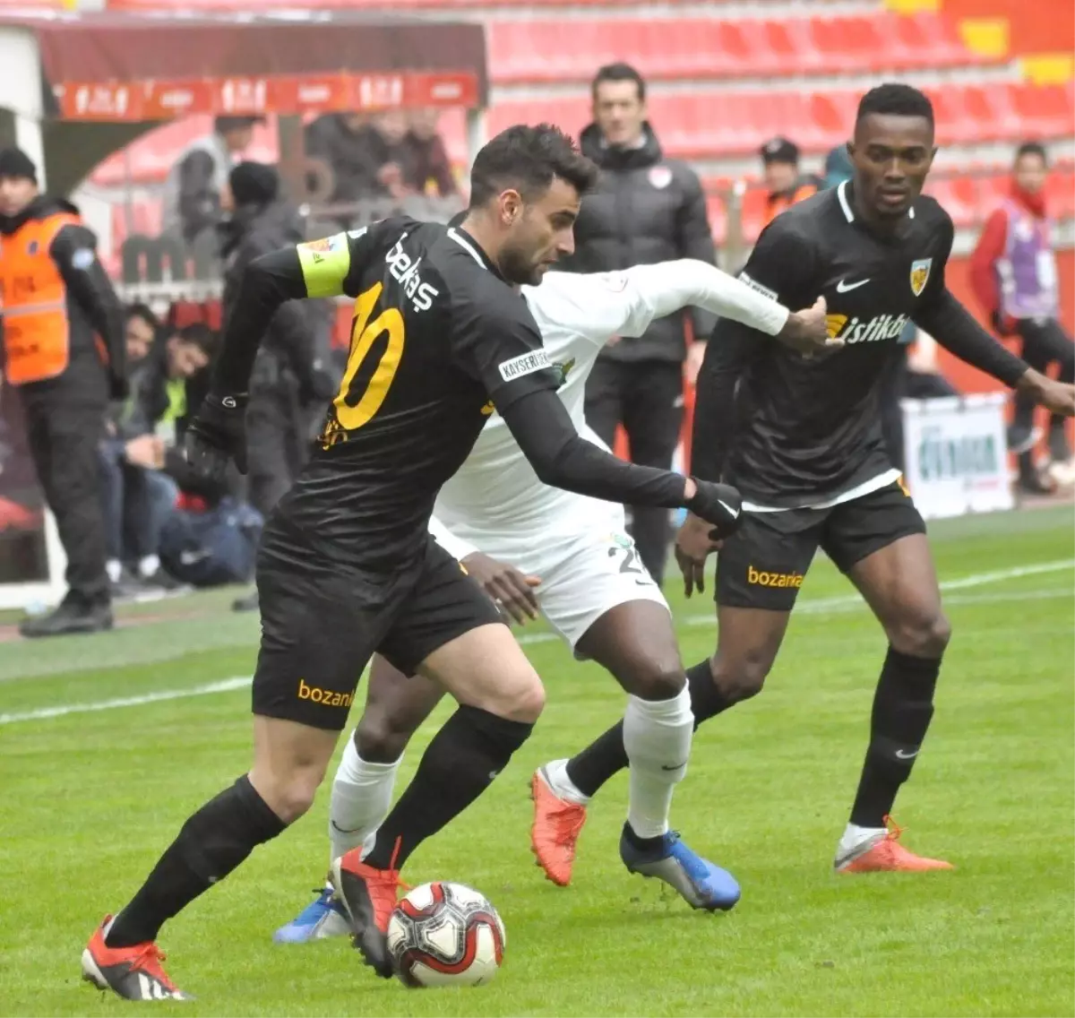 Kayserispor, Akhisar ile Oynayacağı Rövanş İçin Bugün Manisa\'ya Gidecek