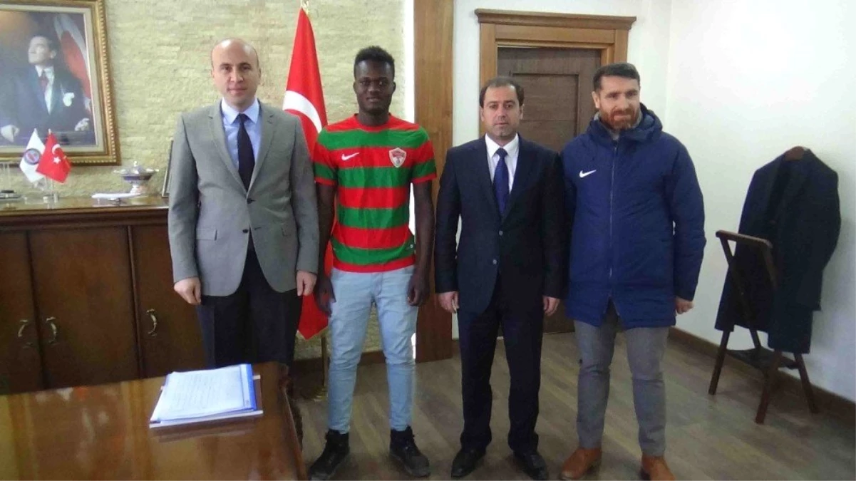 Senegalli Futbolcu Kulp\'a Transfer Oldu