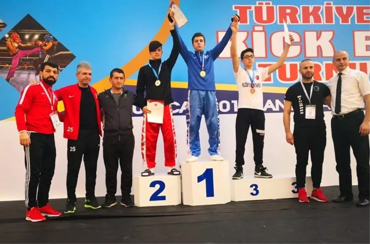 Türkiye Açık Kick Boks Turnuvası Şampiyonu Büyükçekmece\'den Çıktı