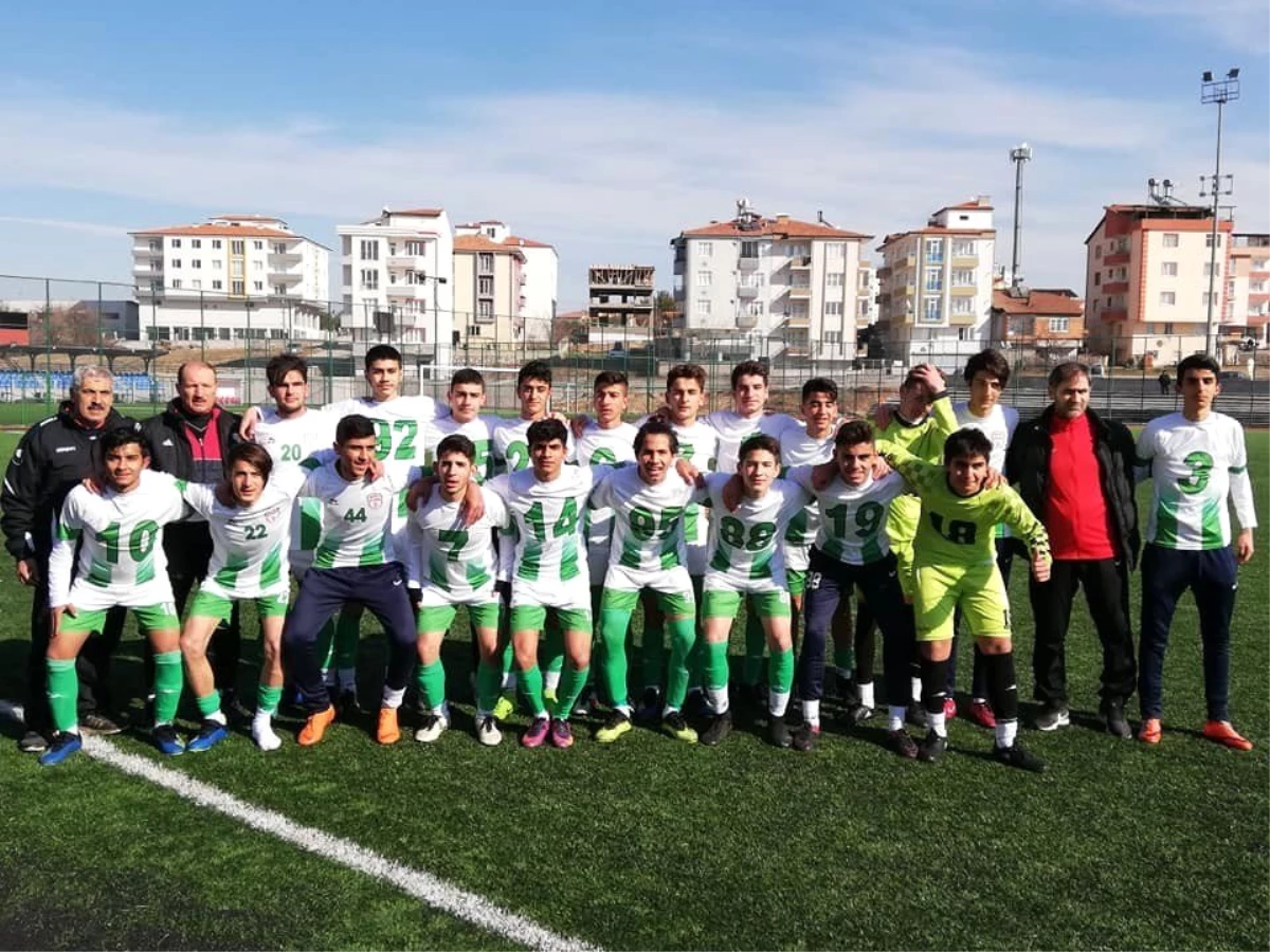 U17 Futbol Ligi\'nde Malatya Yeşilyurt Belediyespor Şampiyon