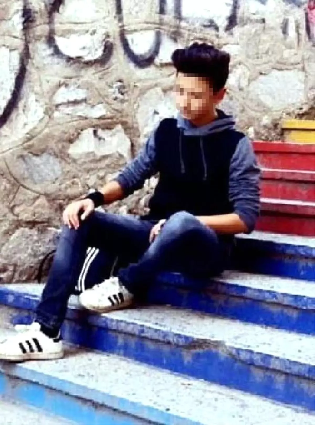 17 Yaşındaki Genç, WhatsApp Grubuna İki Satırlık Mesaj Bırakıp Canına Kıydı