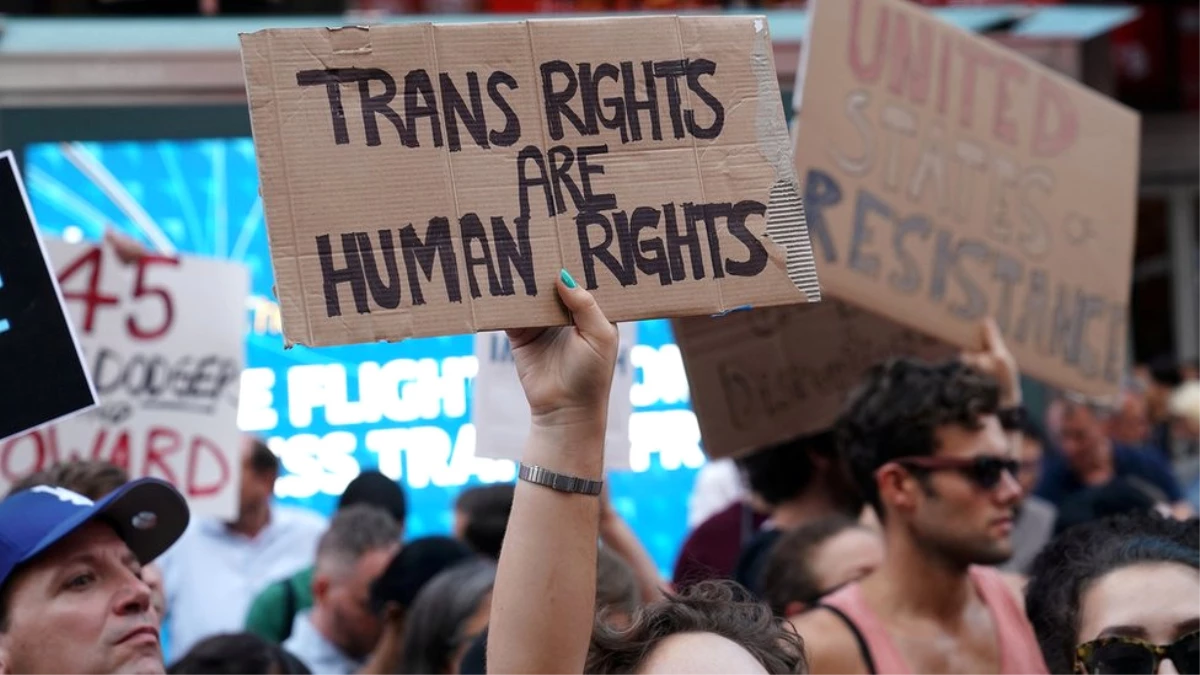 ABD\'de Yüksek Mahkeme\'den Trump\'a Orduda Trans Birey Yasağını Sürdürme İzni